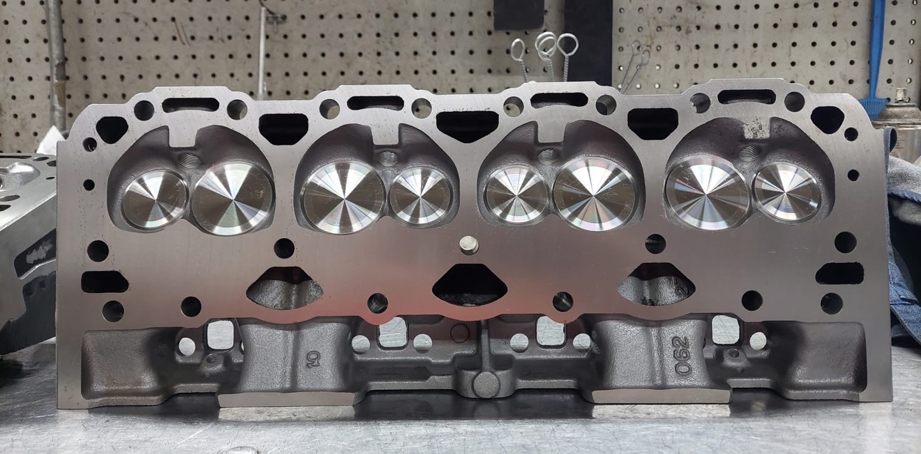 Finished cylinder head, valve side